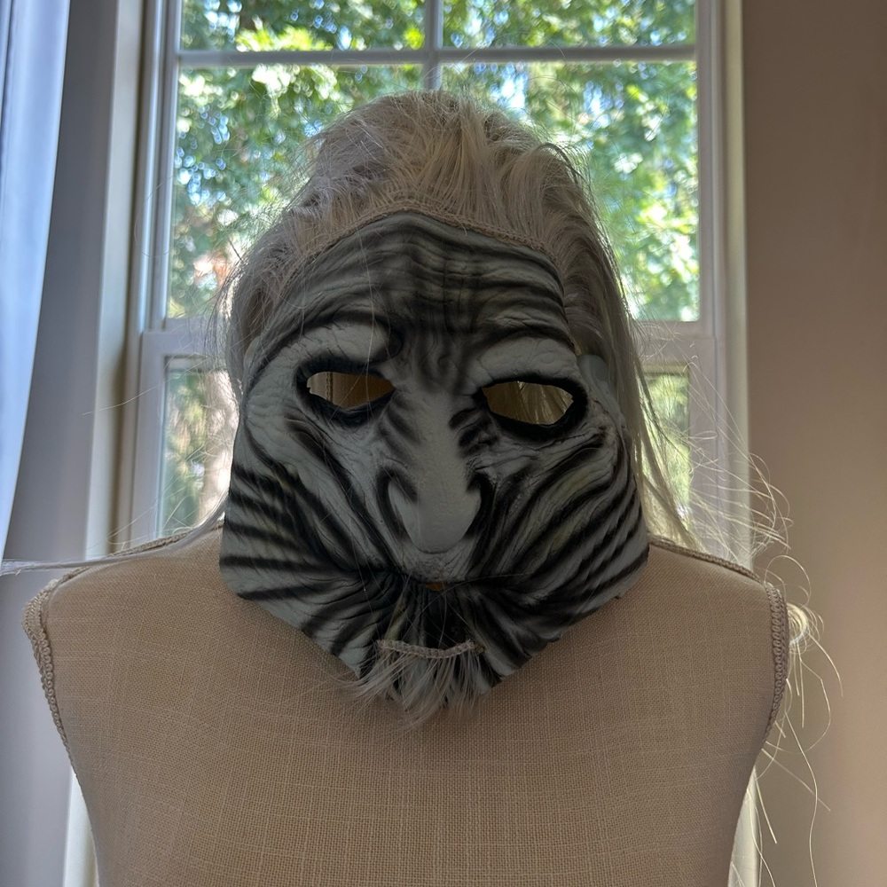 Cat/Alien Mask with/ Long White Hair Good Condition💀